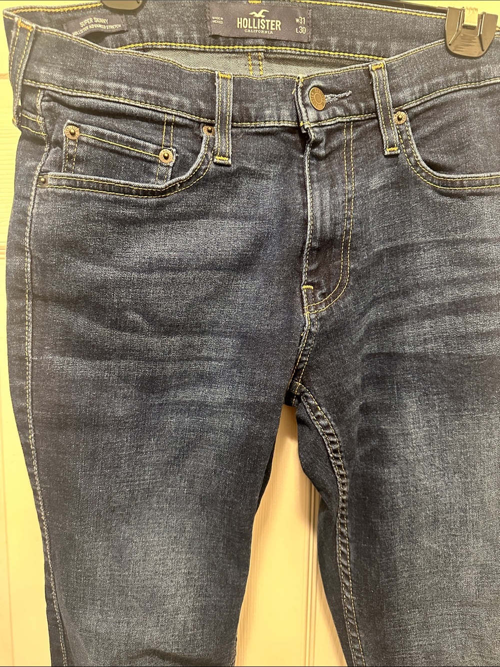 Hollister  Dark Indigo Skinny Jeans Size (31w/30L)
